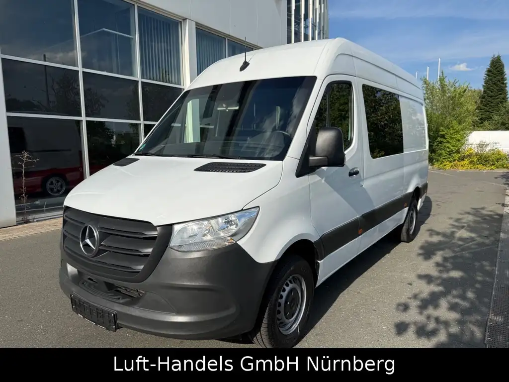 MB Sprinter III Kasten RWD 317 CDI Mixto 5Sitze AHK Isofix, Schiebetür rechts, Getönte Scheiben, Standheizung, LED-Scheinwerfer, Einparkhilfe Sensoren hinten, Beifahrerairbag, Apple CarPlay – Foto vom Hof