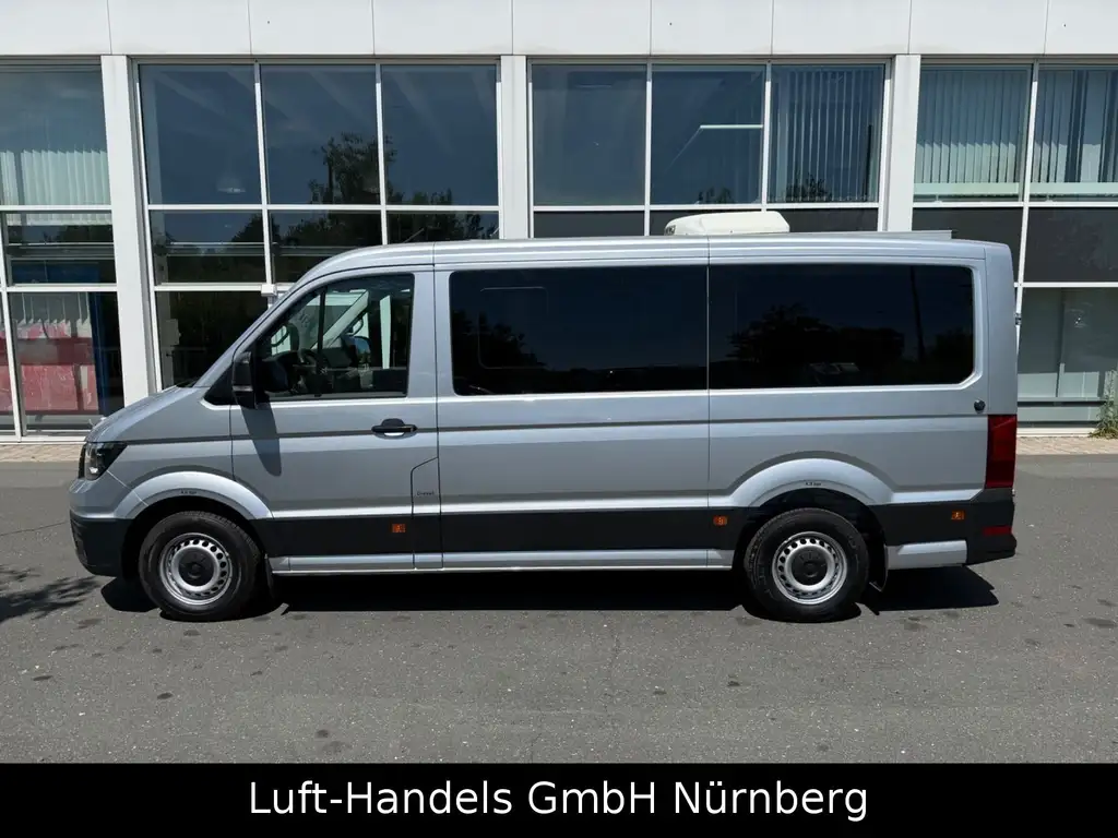 VW Crafter Kasten 35 mittellang FWD 2xKlima Webasto – Foto vom Hof